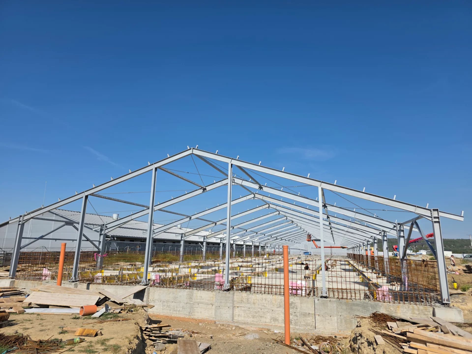 Structură metalică fermă de suine – Halmeu
